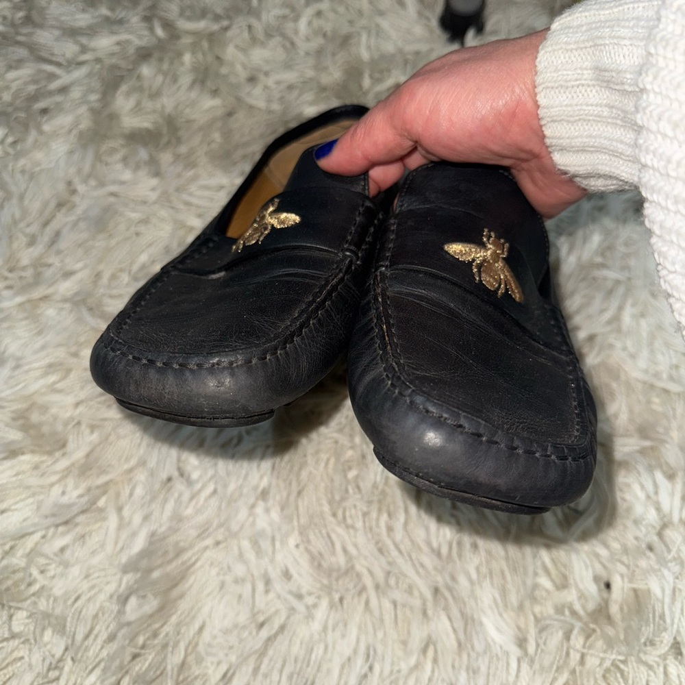 Gucci Black Leather Loafers with Gold Bee Detail - Picture 5 of 11